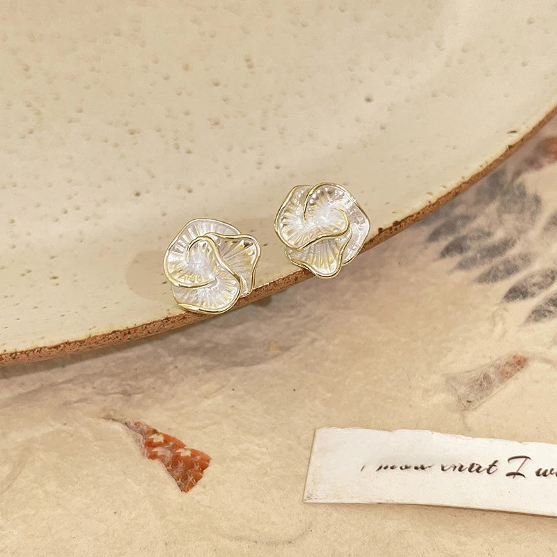 Delicate Camellia Stud Earring For Women Unique Flower Design Ear Stud Temperament White Earrings Daily Jewelry Girls Gift